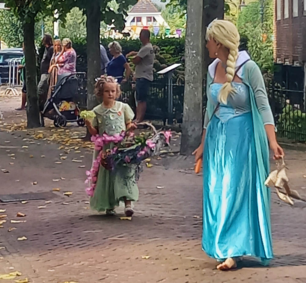 240829 Langweer optocht c Antjesja Brameijer